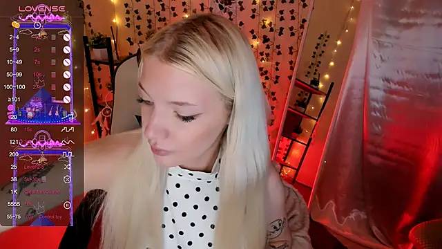 AnyaTaylor_ live cam on StripChat