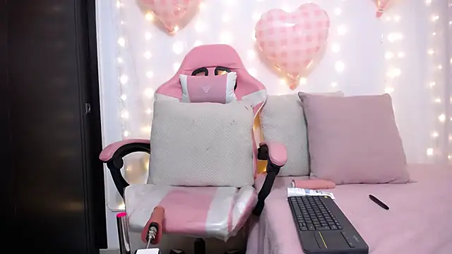 _Maddy_Perez01 webcam