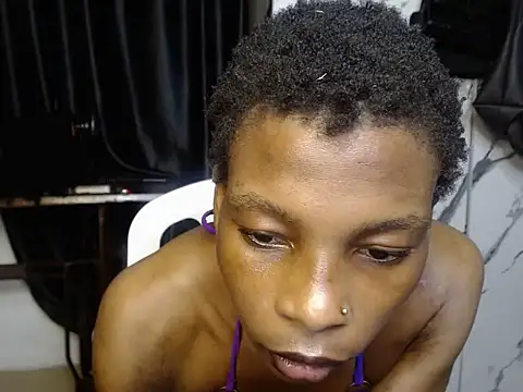 Pussyxjuicy1 webcam
