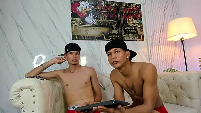 big_avengers (G twink) - SHOW ASS🍑🍑