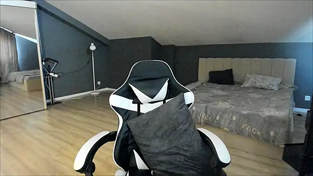 Ari_mon
