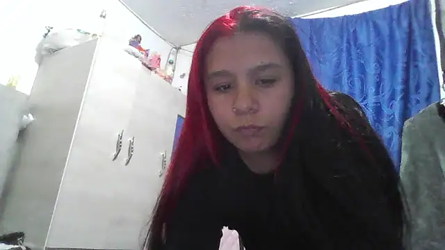 Charis_21 live cam preview