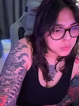 miacanela_xo (F young) - Get me warm