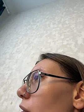elina_t (F young) - Taste boobs