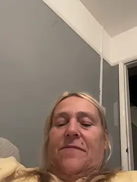 Blondnboujee53
