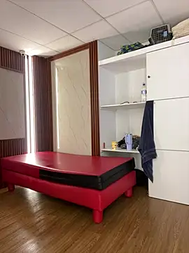 Eva_Feller69