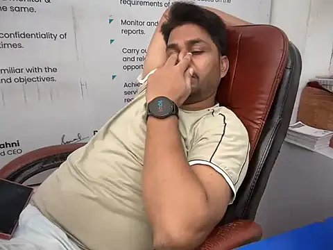 Raaz_5690 webcam