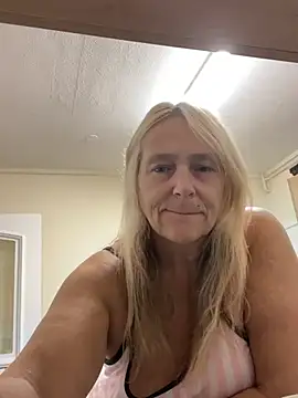 blondnboujee53
