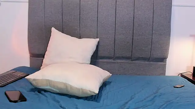 Sarah-Cooper webcam