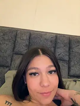Alyshanon18 live sex cam