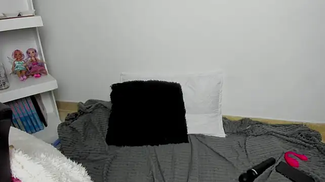 alayasmile webcam
