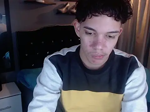 haku_nayro webcam