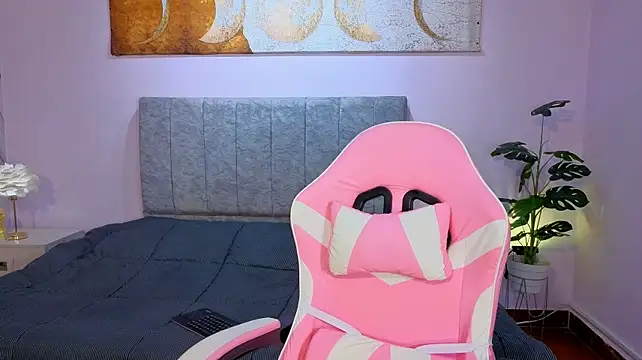 clara_evanss — FansOnlyX creator profile