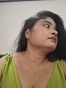 hornyriyanka live cam on StripChat