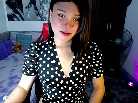 sofiathe1st live cam on StripChat