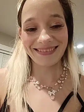 Chloe_StClaire live cam on StripChat