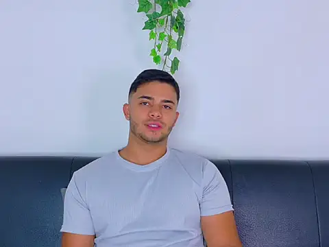 TylerWest_ webcam
