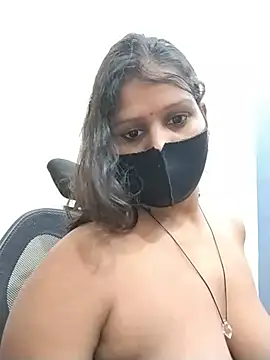 hotyrani07 live cam on StripChat