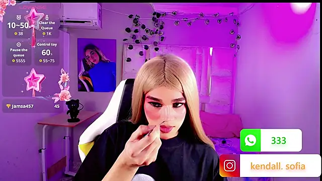 Sophiaa_doll_ live cam on StripChat