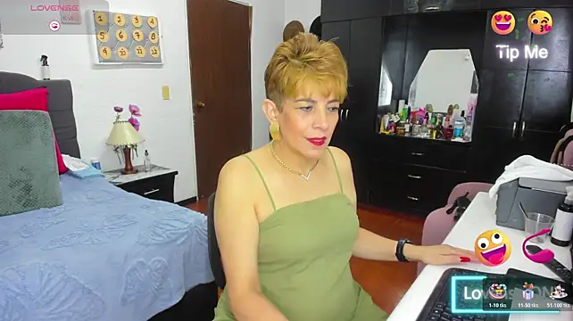 Angelina_Stone_65 live cam on StripChat