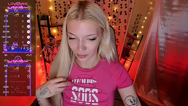 AnyaTaylor_ webcam