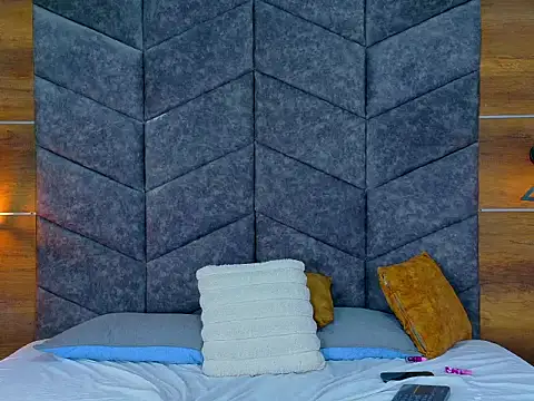 Lilith-Moonn webcam