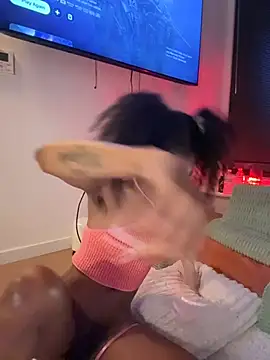 LoveDreaux webcam