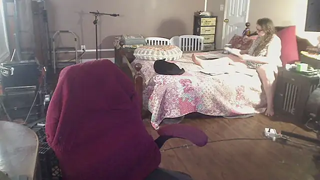 Ireallysquirt live cam preview