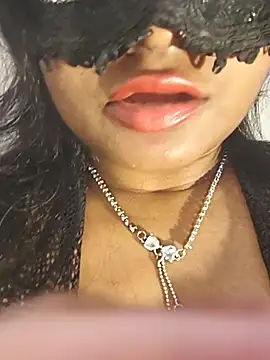 DIRTYSECRET_QUEEN_07