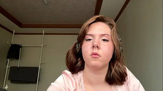 AmieOkuniewski webcam