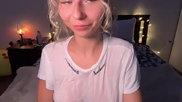 anyaa777 live cam on StripChat