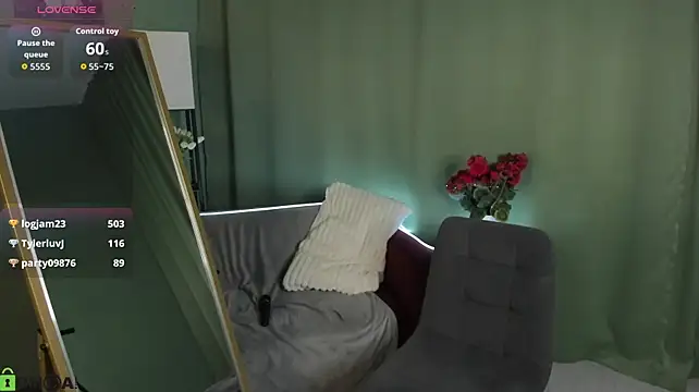 LeticiaRomano live cam on StripChat