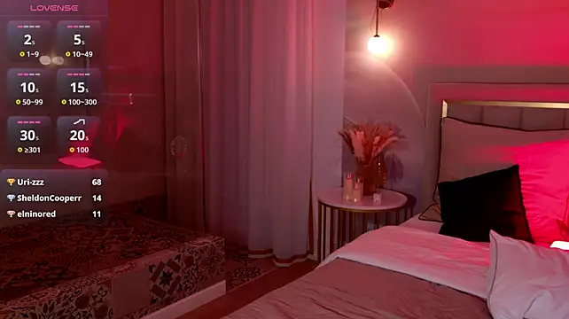 CamillaLarson webcam