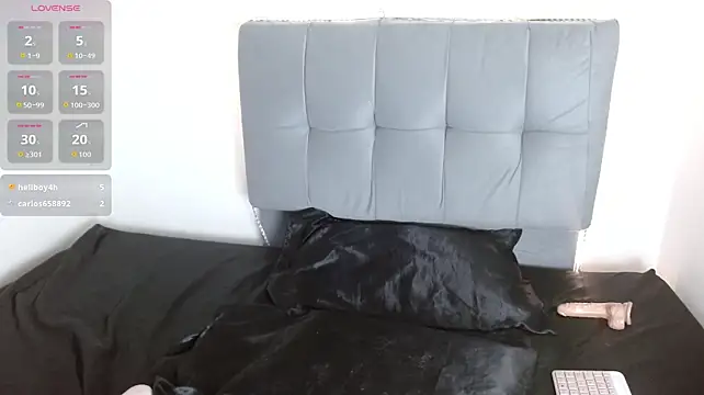 Moon_Ashley_ webcam