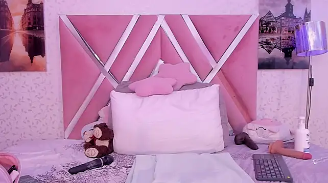 aniemorningstar webcam