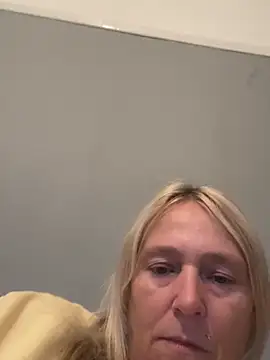 Blondnboujee53