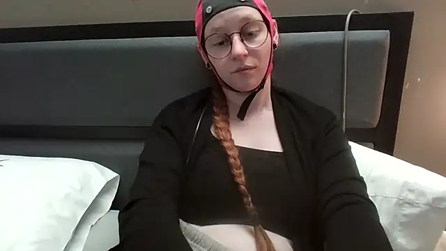LilyFoxxx live cam on StripChat