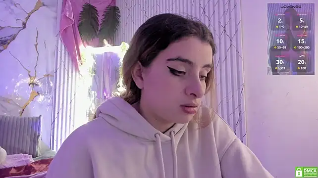 Naomy_tay1 live cam on StripChat