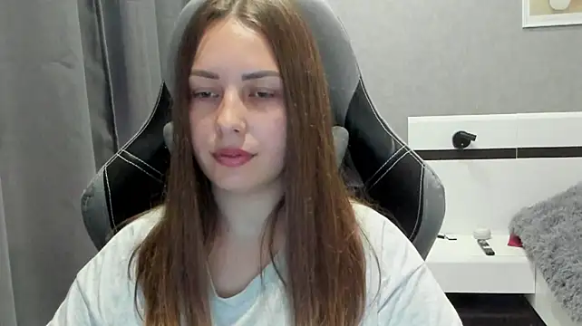 Mia_shy1