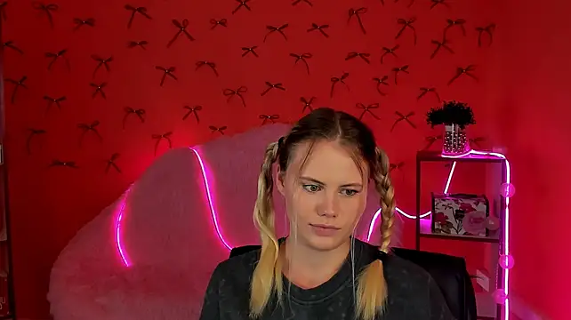 LanaWey live sex cam