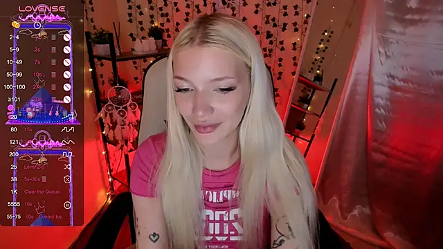 AnyaTaylor_ webcam