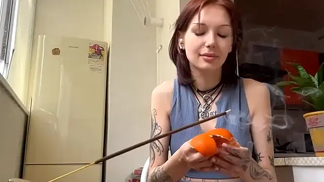 shandrachartrand (F teen) - Squeeze my sweet tits