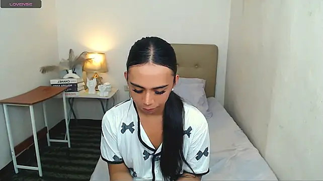 scarlet_smith7 (T teen) - i like u scarlet