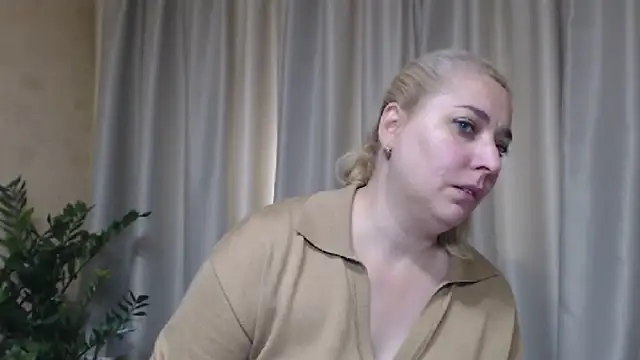 sweetpussy13 webcam