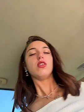 dollytall (F young) - Fingering wet pussy in car mid parking