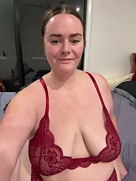 carinabro10 (F young) - Suck and bounce tits