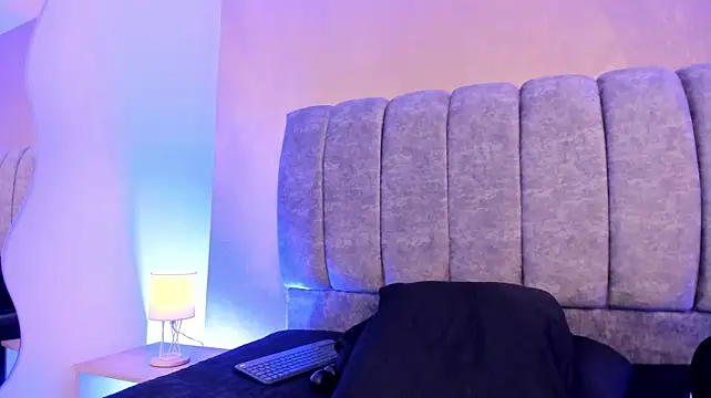 cinnadol live cam on StripChat
