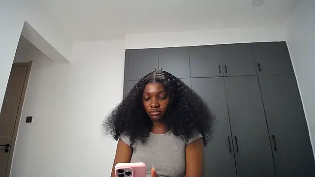 Pretty_Liya08 live cam on StripChat