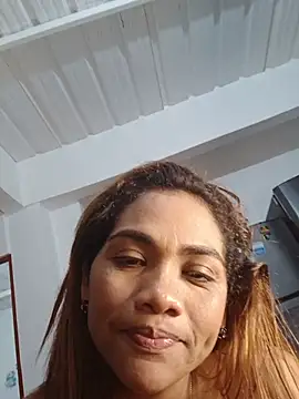 NaughtyMorenna live cam on StripChat