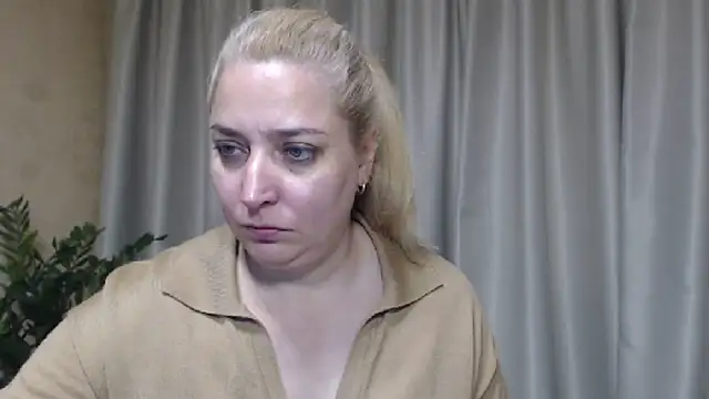sweetpussy13 webcam